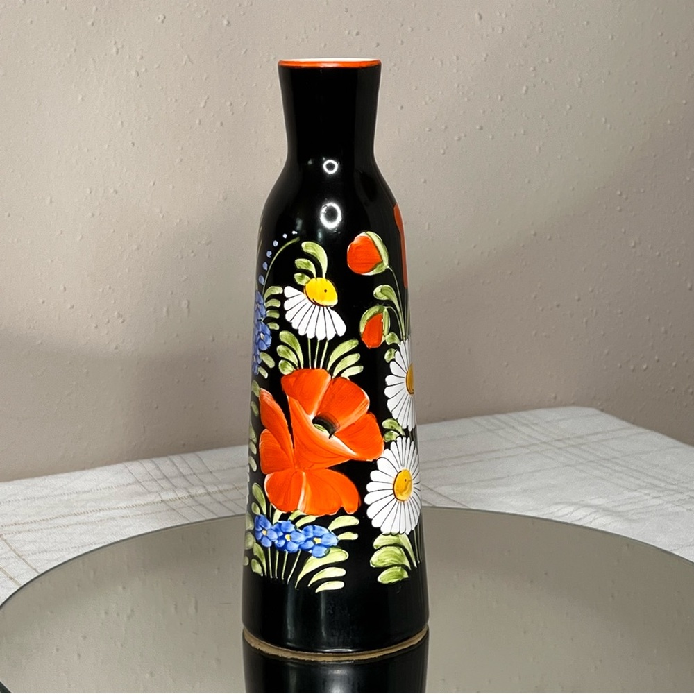 PEASANT ART POTTERY VASE BLACK CHODAVIA 8.75” tall Vintage